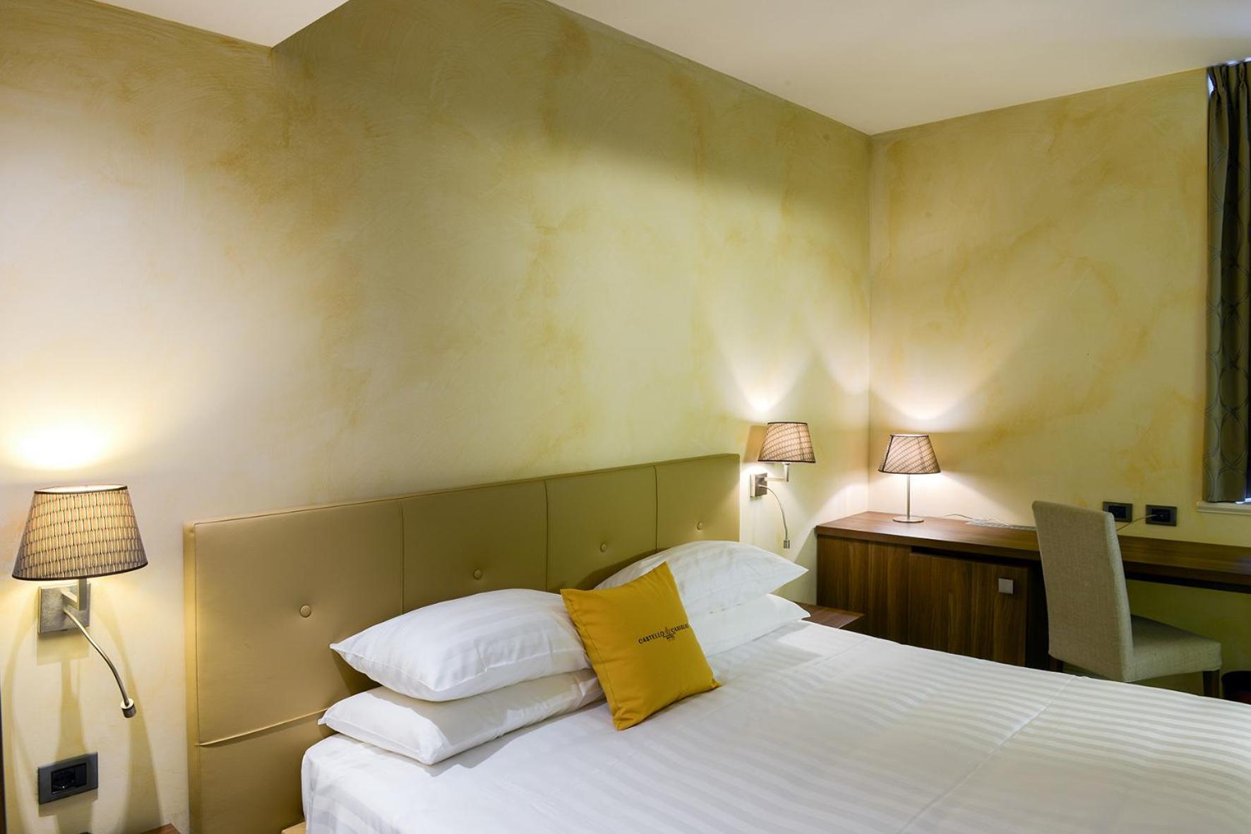 Relais & Spa Castello Di Casiglio Erba Chambre photo